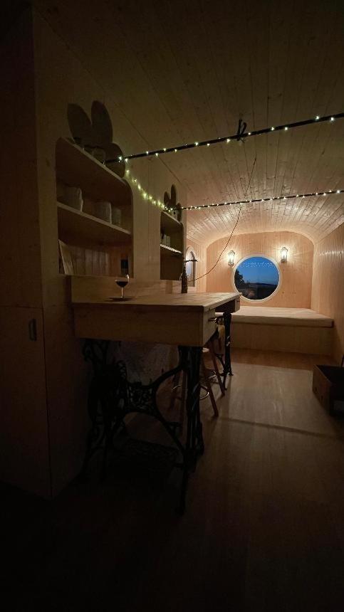 Glamping - Stylova Maringotka V Srdci Ladova Kraje, Pobliz Hlavniho Mesta Prahy Stribrna Skalice Extérieur photo