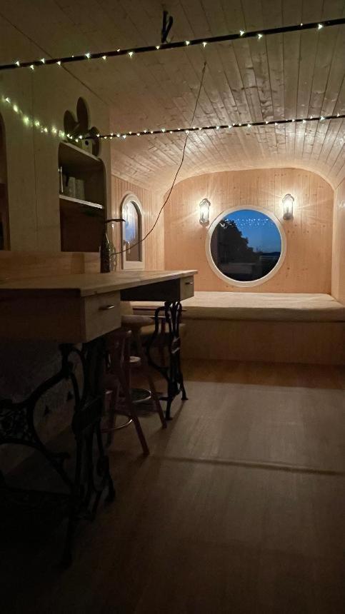 Glamping - Stylova Maringotka V Srdci Ladova Kraje, Pobliz Hlavniho Mesta Prahy Stribrna Skalice Extérieur photo