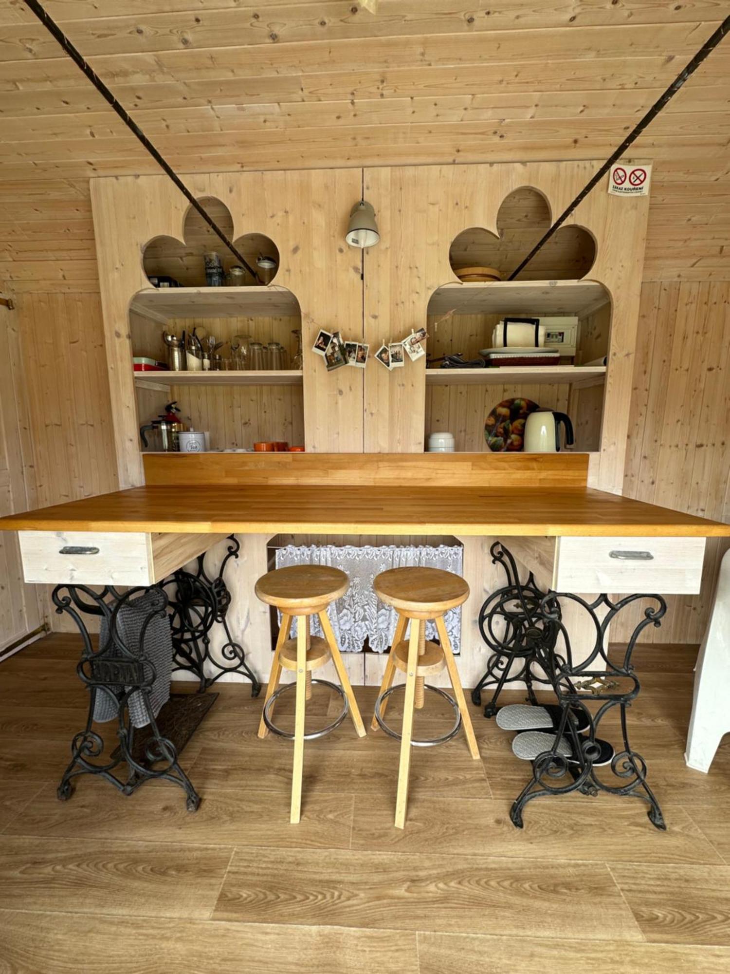 Glamping - Stylova Maringotka V Srdci Ladova Kraje, Pobliz Hlavniho Mesta Prahy Stribrna Skalice Extérieur photo