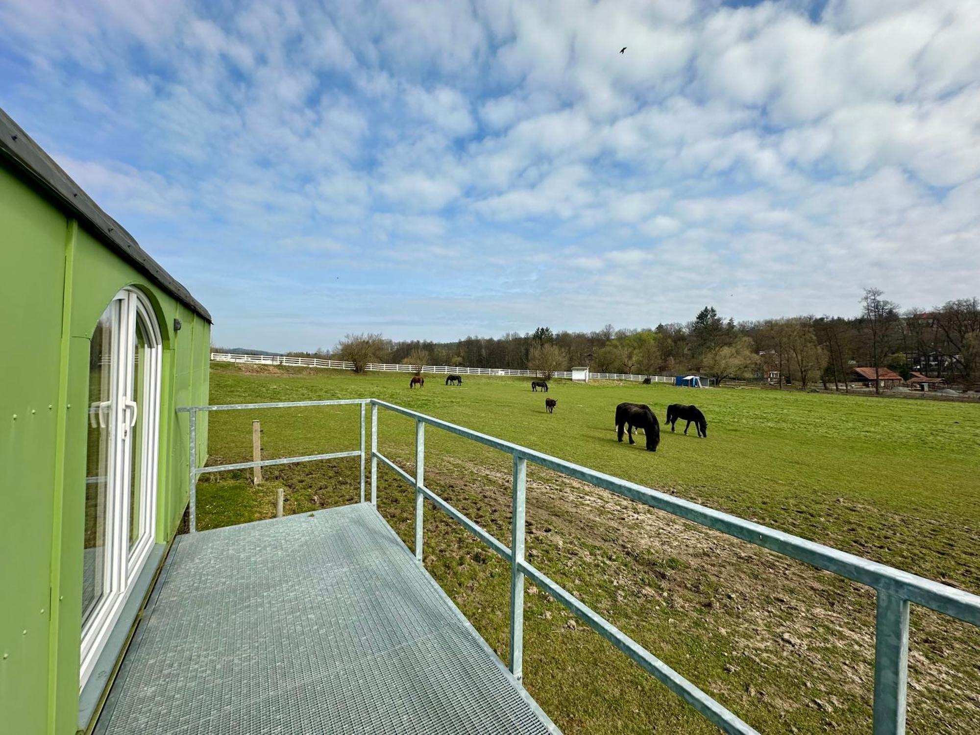 Glamping - Stylova Maringotka V Srdci Ladova Kraje, Pobliz Hlavniho Mesta Prahy Stribrna Skalice Extérieur photo