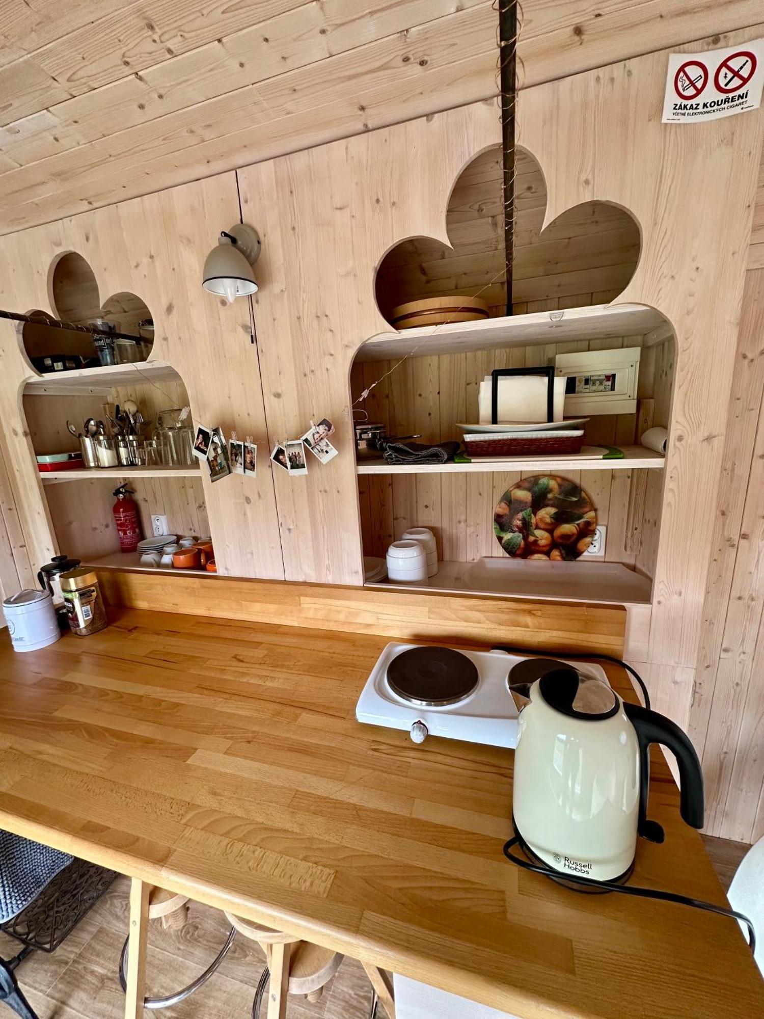 Glamping - Stylova Maringotka V Srdci Ladova Kraje, Pobliz Hlavniho Mesta Prahy Stribrna Skalice Extérieur photo